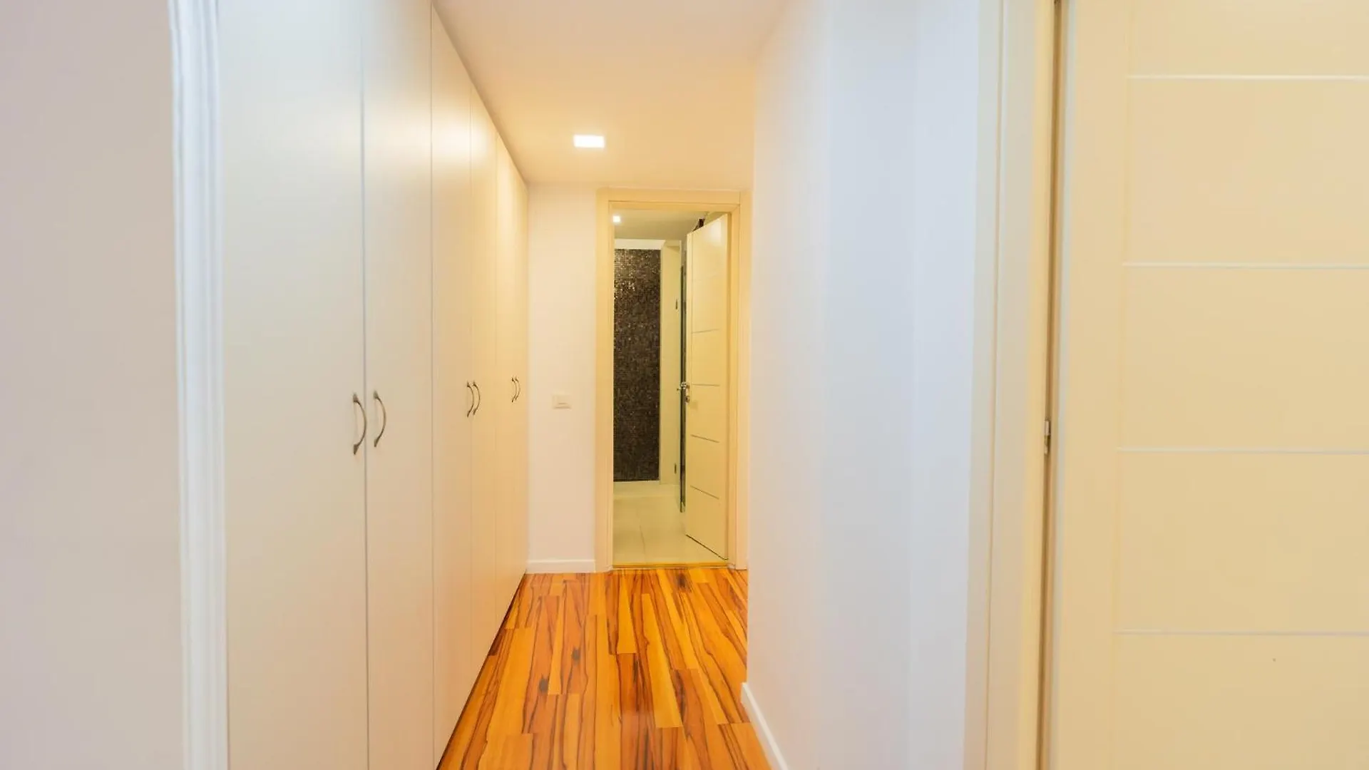 Luxurious Apartments With Swimming Pool - Herastrau Park Bucharest