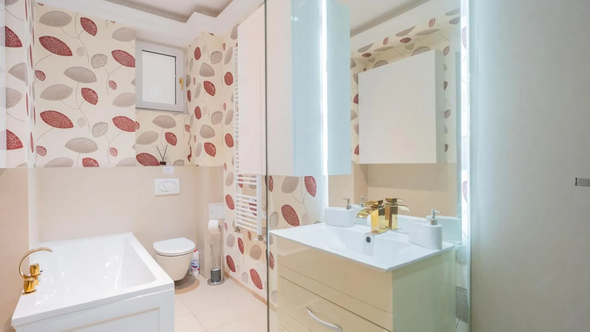 Luxurious Apartments With Swimming Pool - Herastrau Park Bucharest