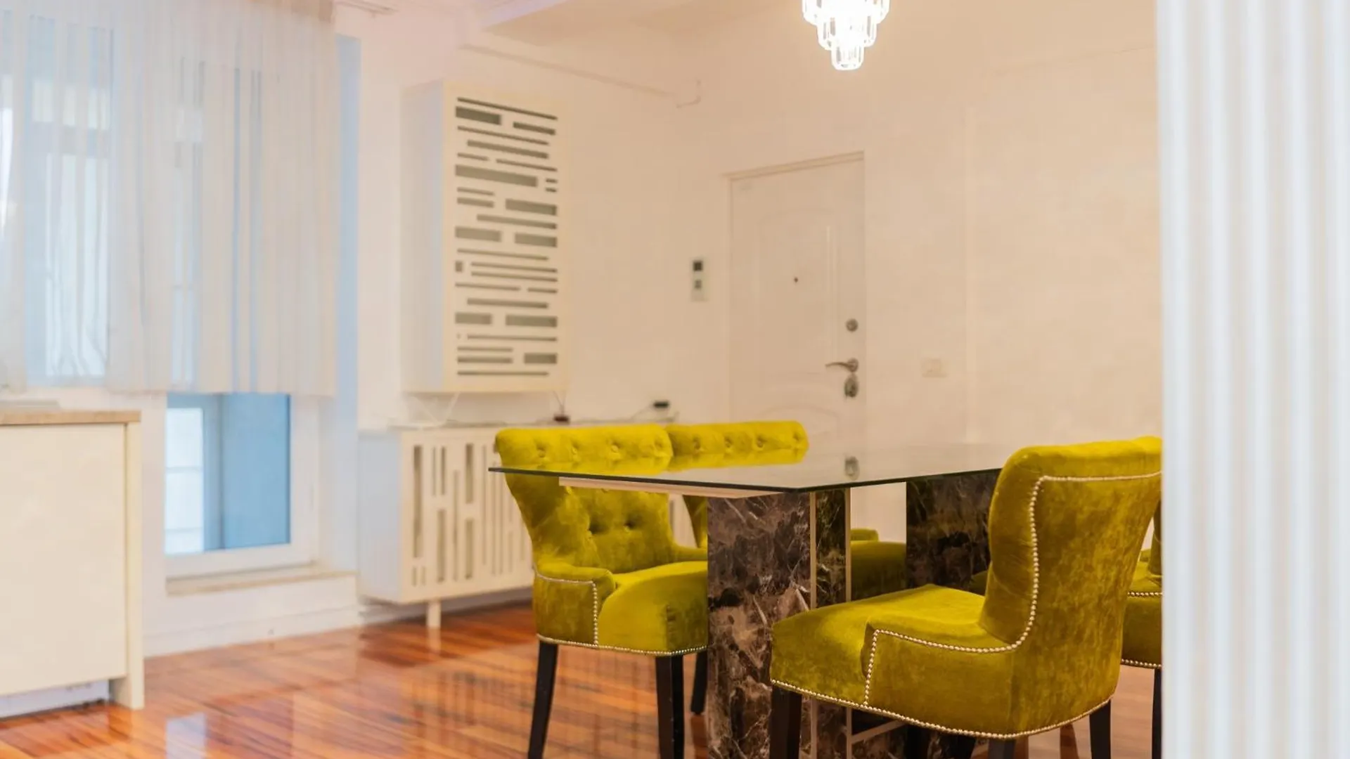 Luxurious Apartments With Swimming Pool - Herastrau Park Bucharest 0*,