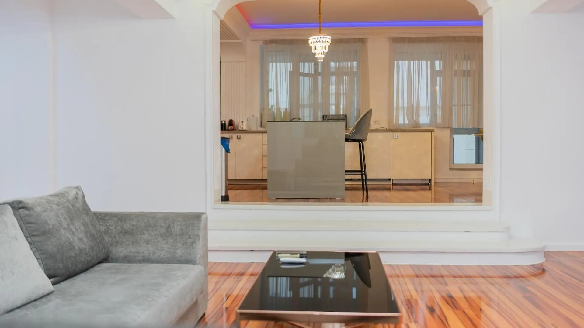 Luxurious Apartments With Swimming Pool - Herastrau Park Bucharest 0*,  Romania