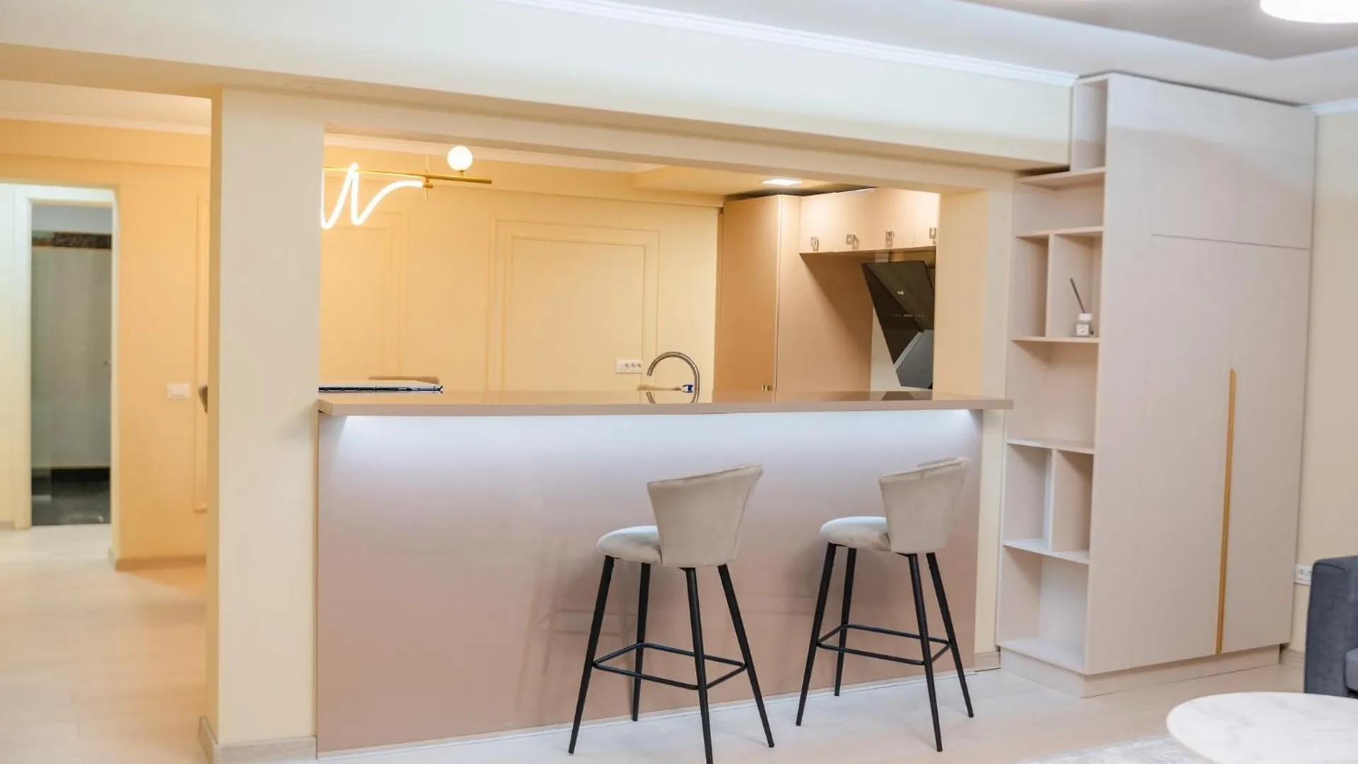 Luxurious Apartments With Swimming Pool - Herastrau Park Bucharest