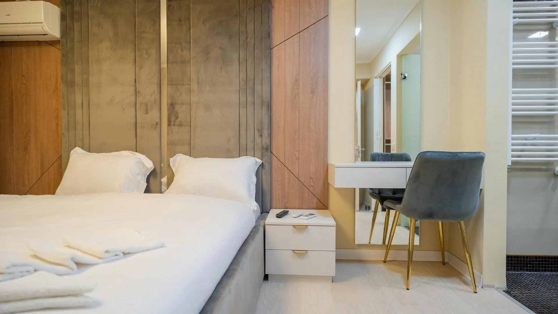 Luxurious Apartments With Swimming Pool - Herastrau Park Bucharest Romania