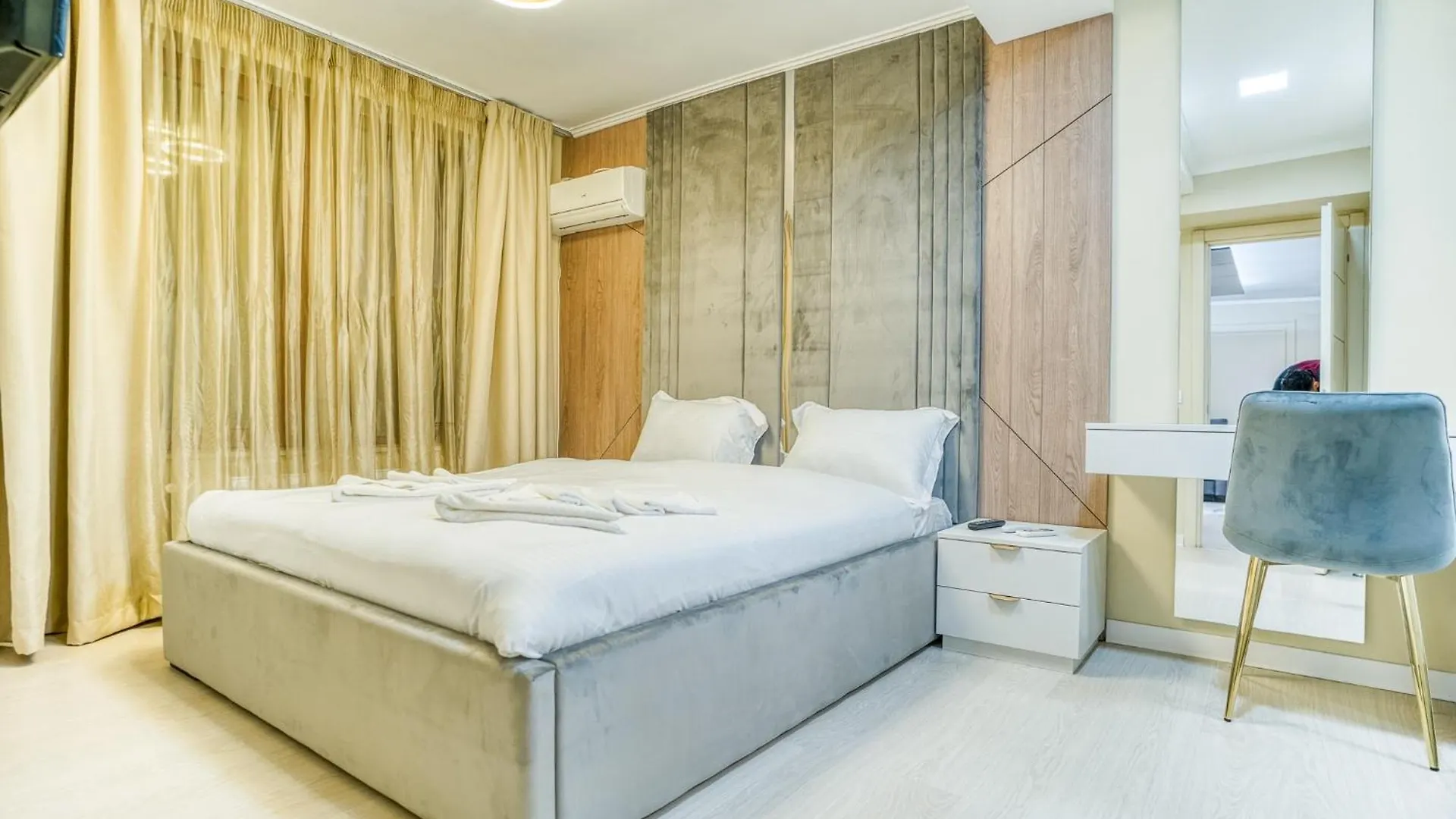 Luxurious Apartments With Swimming Pool - Herastrau Park Bucharest Romania