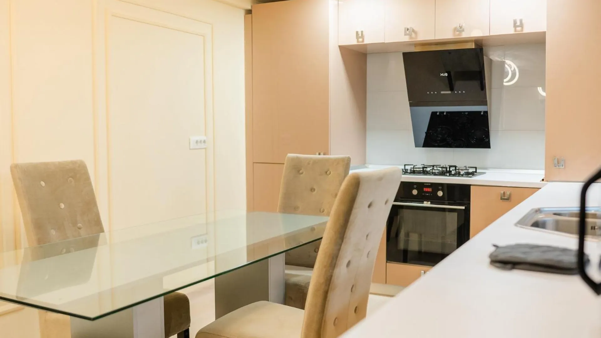 Luxurious Apartments With Swimming Pool - Herastrau Park Bucharest