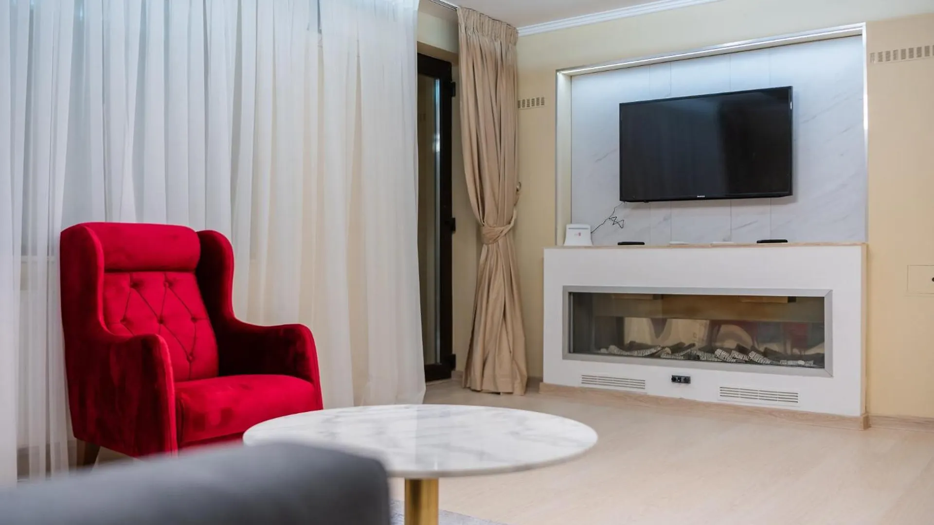 Luxurious Apartments With Swimming Pool - Herastrau Park Bucharest
