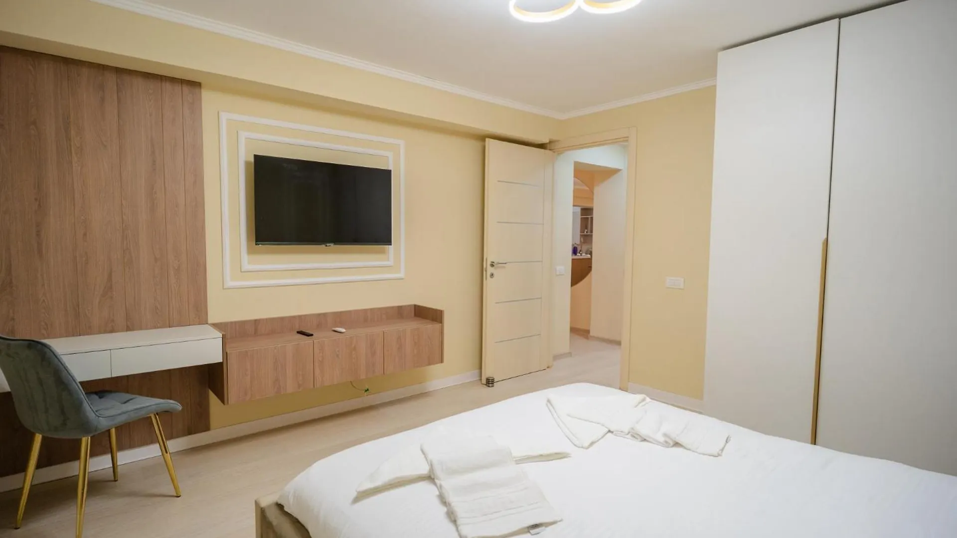 Luxurious Apartments With Swimming Pool - Herastrau Park Bucharest 0*,  Romania