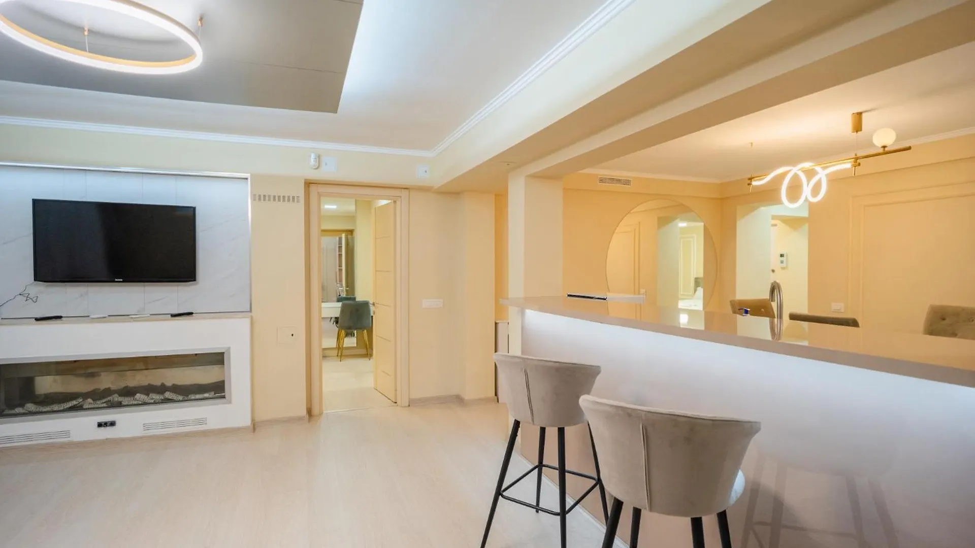 Luxurious Apartments With Swimming Pool - Herastrau Park Bucharest
