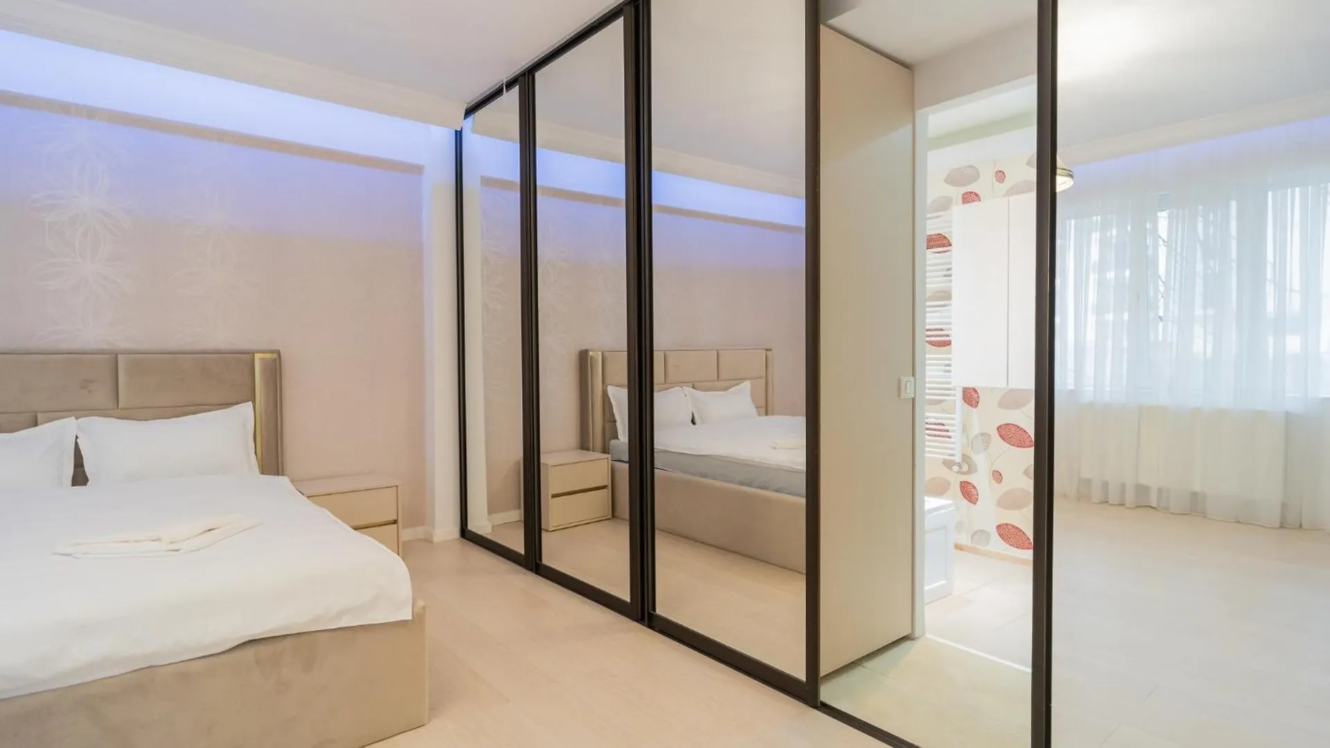 בוקרשט Luxurious Apartments With Swimming Pool - Herastrau Park